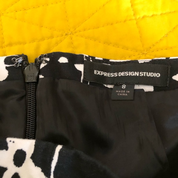 Size 8 Express Pencil Skirt - Picture 4 of 4